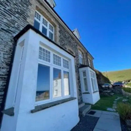 Folly 1, Bay Holidays Holiday home